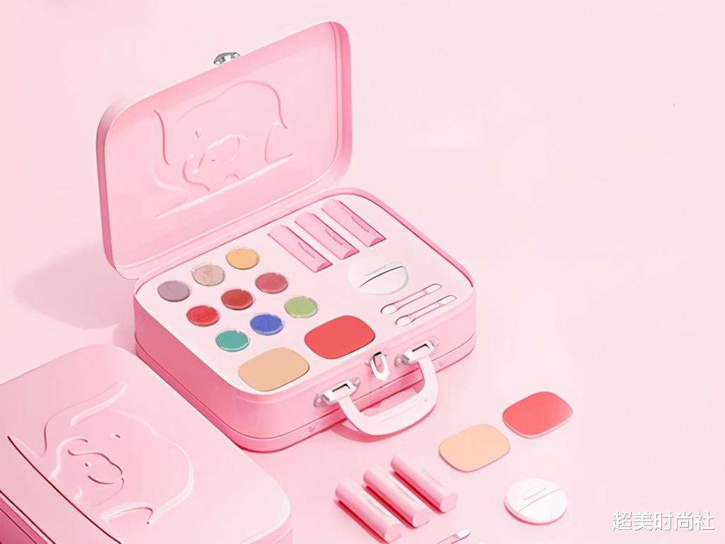 化妆品|林允新综艺冲上热搜！双马尾造型很有少女感，带孩子化妆却引热议