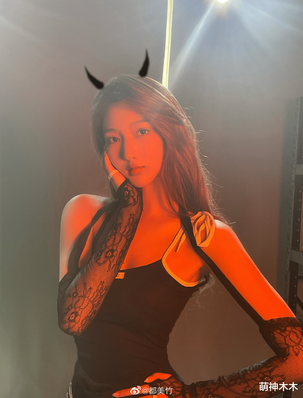 吴亦凡|吴亦凡一夜被曝多名女友，疑似聊天截图曝光，出手阔绰转账三万多