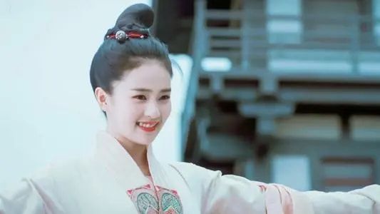 白梦妍|她曾连拍7部女主都没红，却仍被于正力捧，如今已是“爆款小花”