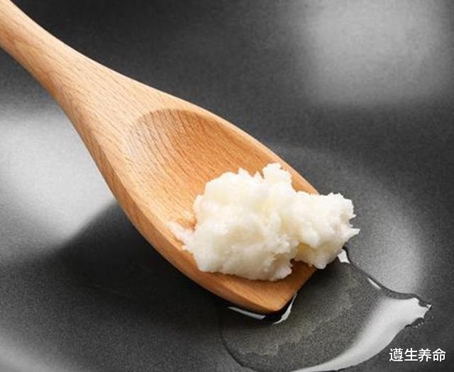 遵生养命 一勺猪油胜过十副药？为何吃猪油的人变少了？很少人知道答案