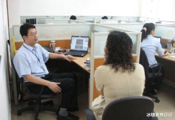 00后|受00后大学生喜爱的职业排行,教师未能上榜,榜首颜值很高