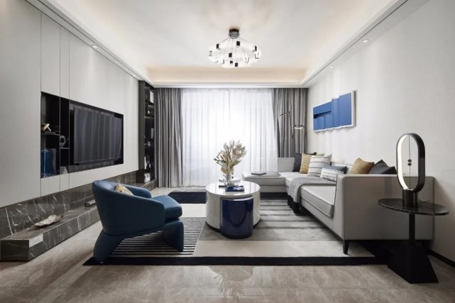 |140平现代风三居室，客厅大气沉稳又不乏时尚气质
