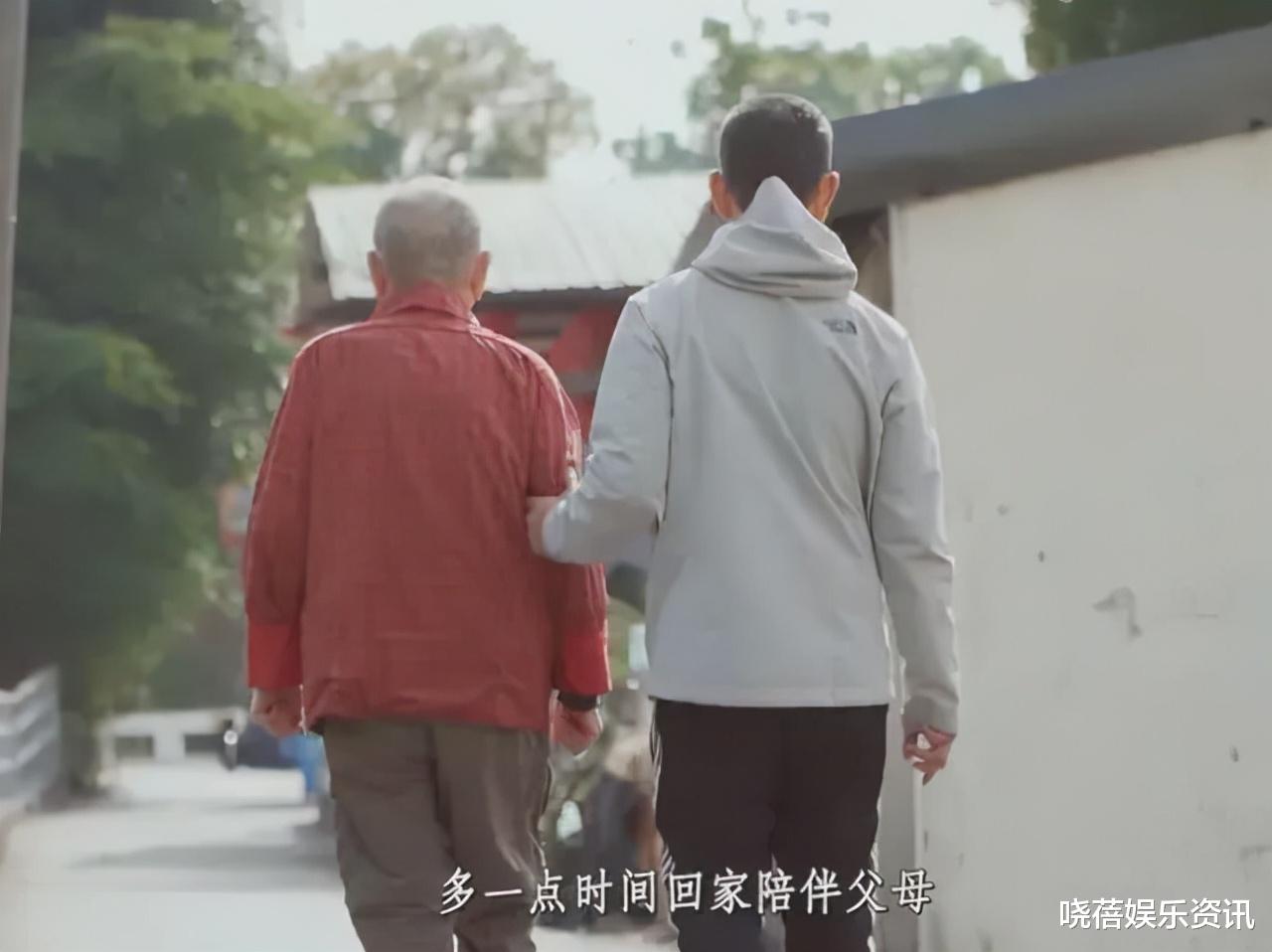 任贤齐|任贤齐妈妈将儿子的海报挂满全屋，50岁依然有超级铁粉，就是妈妈