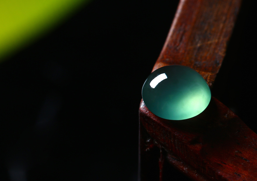 翡翠|买翡翠,裸石or镶嵌怎么选才正确?