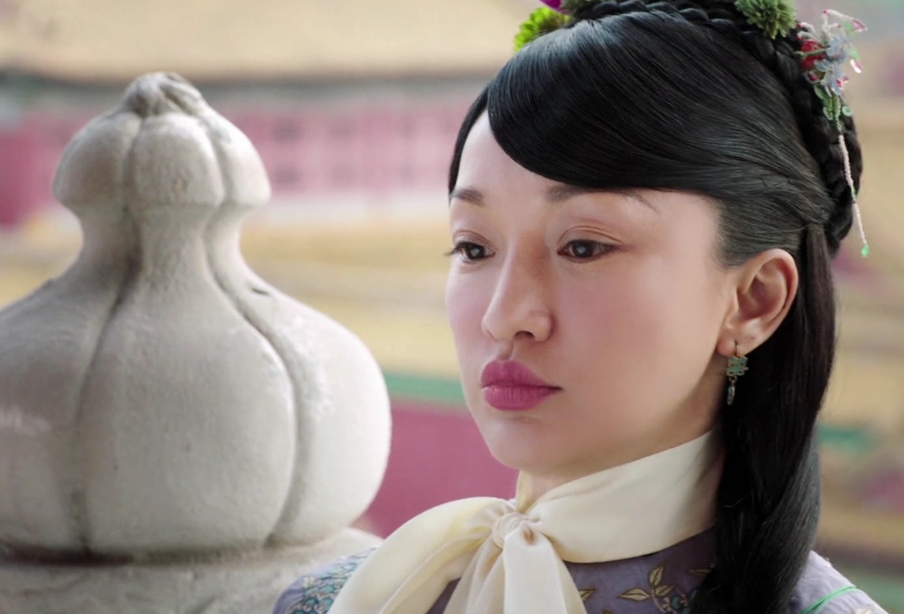 刘晓庆|都已经是跳广场舞的年纪了，却还要强行装嫩演少女，你们不尴尬吗