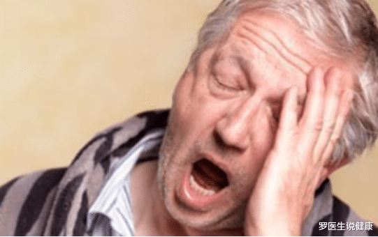 罗医生说健康|30岁男子，深夜脑梗离世，医生：睡前常喝“1水”，迟早变成酸奶血