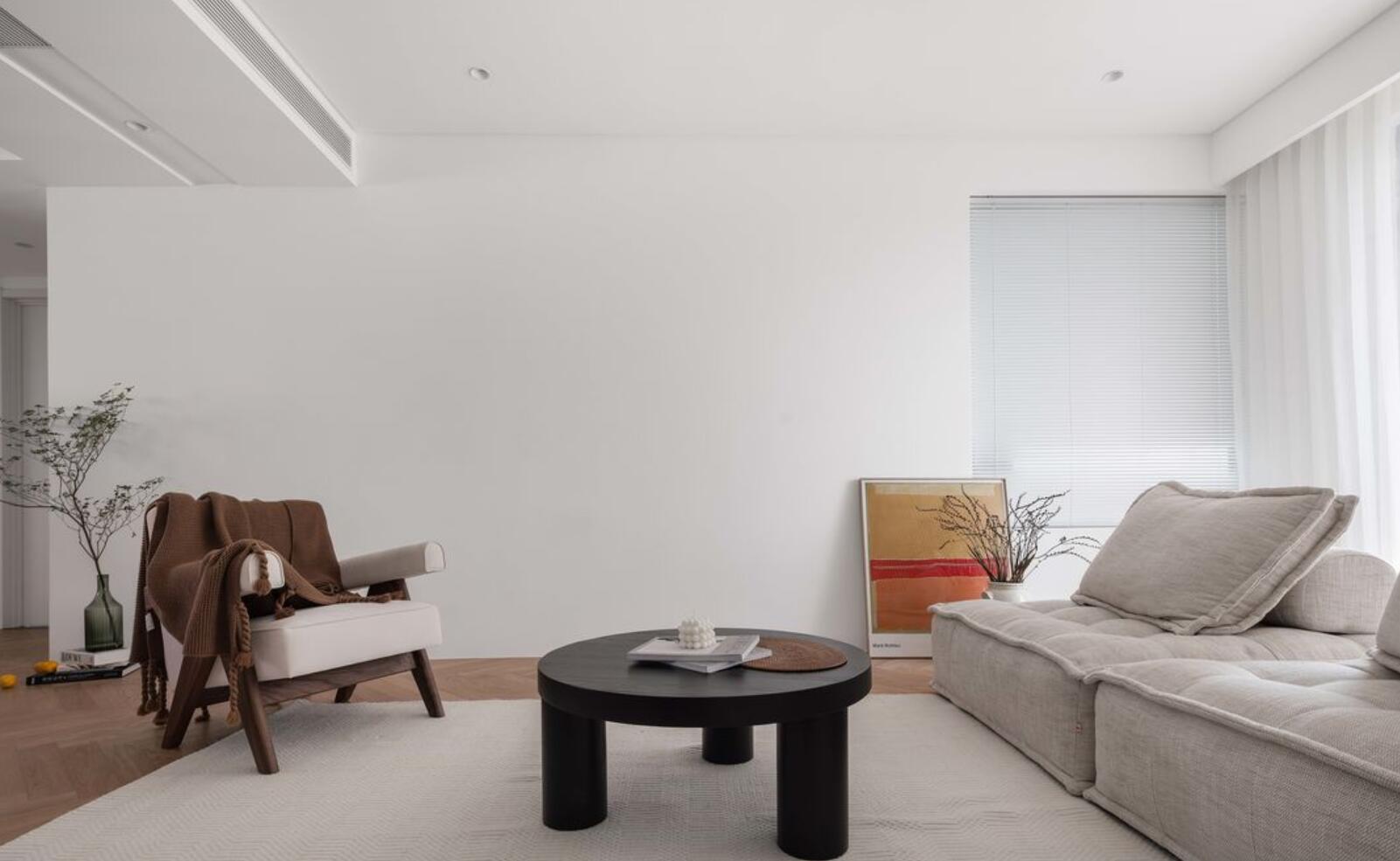 |越简单越大气，她坚持一体化布局，完工后，空间感直接翻倍