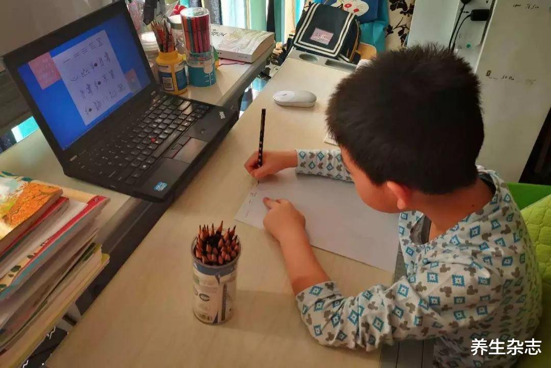 |12岁男孩爱吃“1素”,半年长12cm,医生:此物堪比身高“加速器”