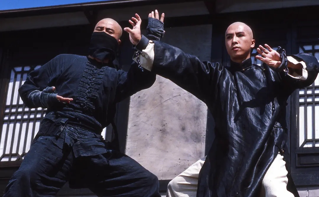 香港警察|这个香港警察就演过一部电影，一身武艺十分了得，可骗了观众28年
