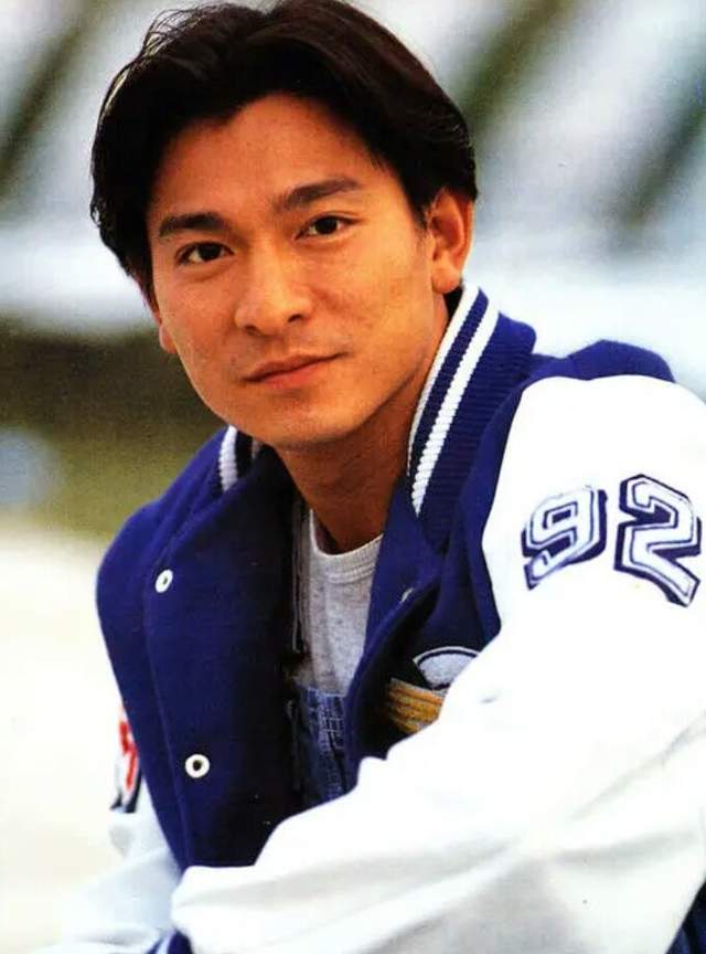 周星驰|90年代突然爆红的明星：星爷上榜，四大天王在列，他仅凭一首歌火了