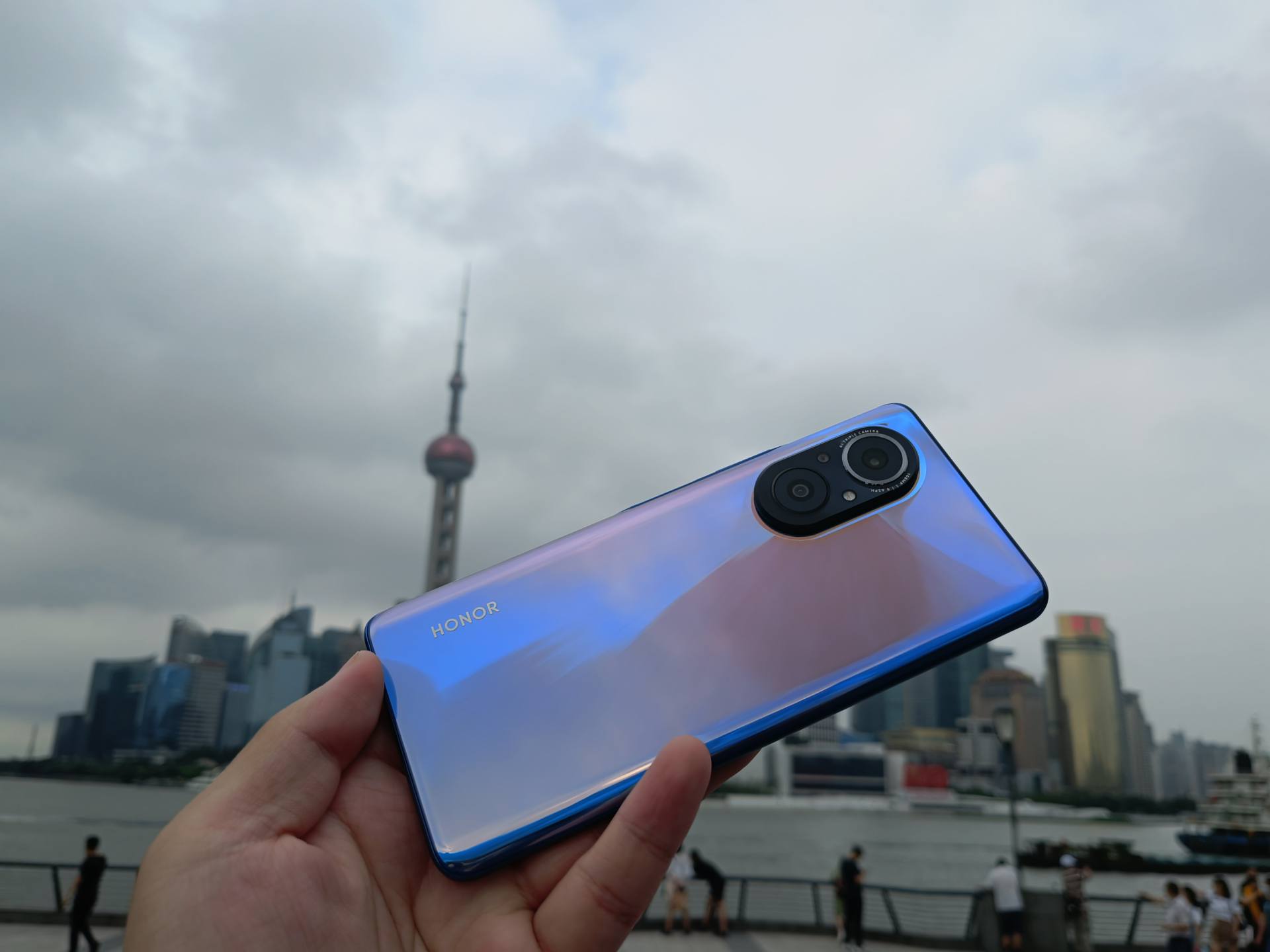 華為榮耀|榮耀歸來誠意之作！榮耀50SE測評：邊框最窄直屏手機，真香