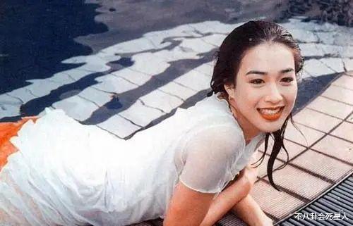 钟丽缇|纸片人排骨胸看腻了!这些珠圆玉润的女星才是真有味道