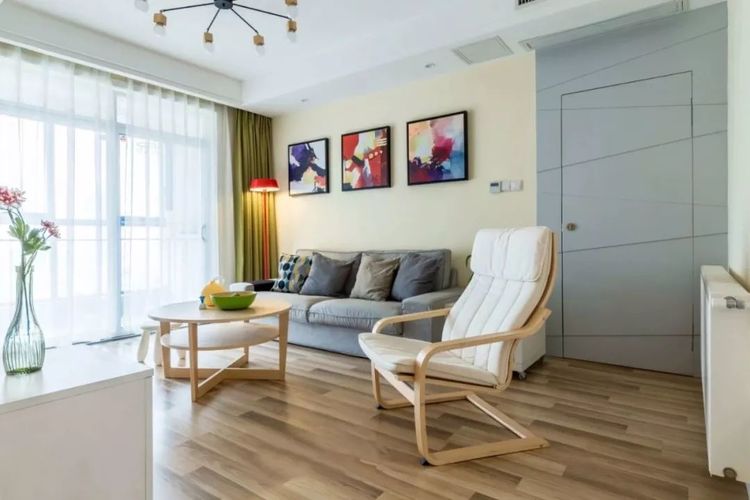 |朋友刚装好的新房，装修非常漂亮，连一个阳台都这么实用！