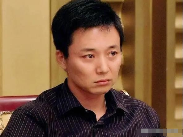 刘奕君|“大佬”刘奕君,曾是人间绝色,27岁奉子成婚,40岁二婚娶女强人