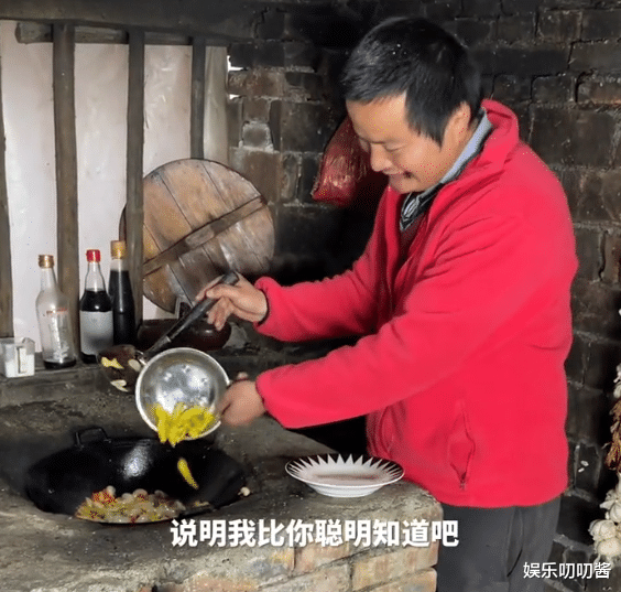 朱一龙|假夫妻实锤？牛爱芳故意“揩油”，小春花下意识反应“真相”了！