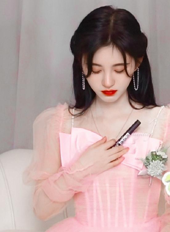 鞠婧祎|有种低调炫富叫鞠婧祎，手腕不戴手镯，看清她戴的什么：长见识了