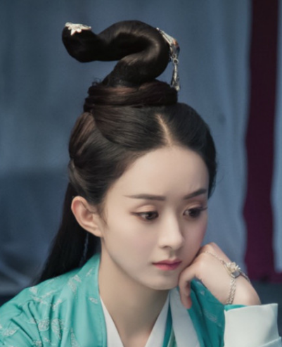 赵丽颖|34岁赵丽颖身材大变样，为新剧增肥脸胖不止2圈，网友直呼认不出