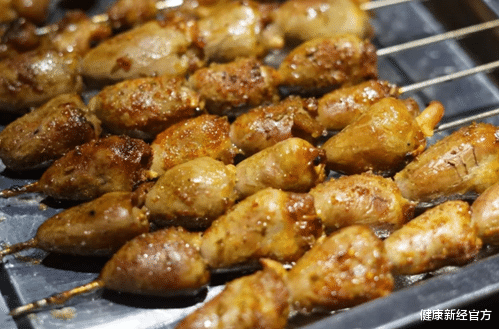 尿酸|42岁大叔高尿酸，原因竟是早晨常喝“1水”！医生提醒：尽量远离