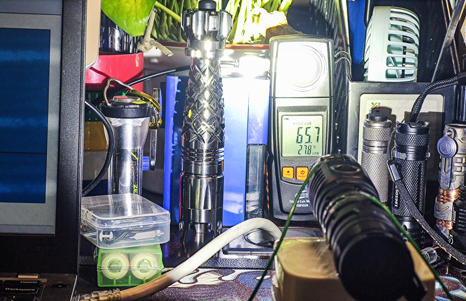 电池|明亮便携颜值高,手电就选务本新品C2