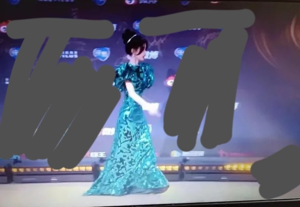 迪丽热巴|这四位女星平时看着没特色，一走红毯就秒杀全场气场全开