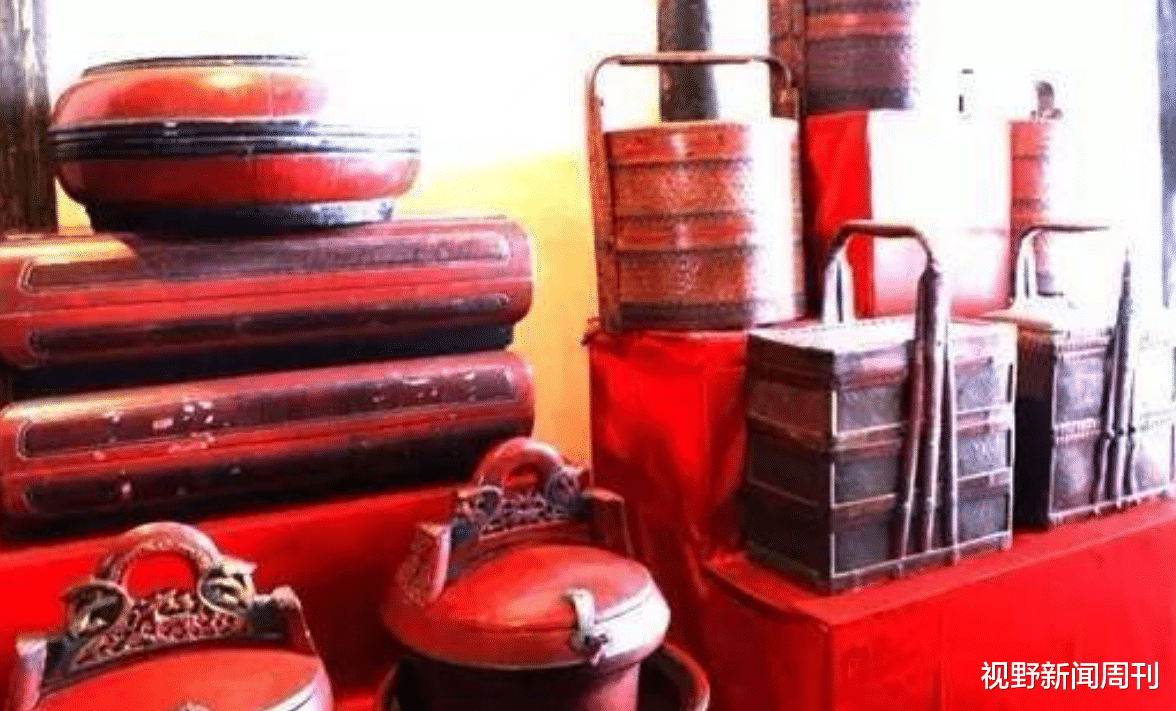 银行 浙江23岁女子喜收2100万“天价彩礼”，到银行取钱却被警方带走，警方：男友和钱都是假的