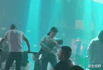 花生视野 湖北襄阳：一宝妈到夜店玩，抱着婴儿蹦迪，孩子呼呼大睡