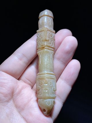 和田玉籽料|明以前 和田玉籽料 白玉受沁 玉神人 柄形器