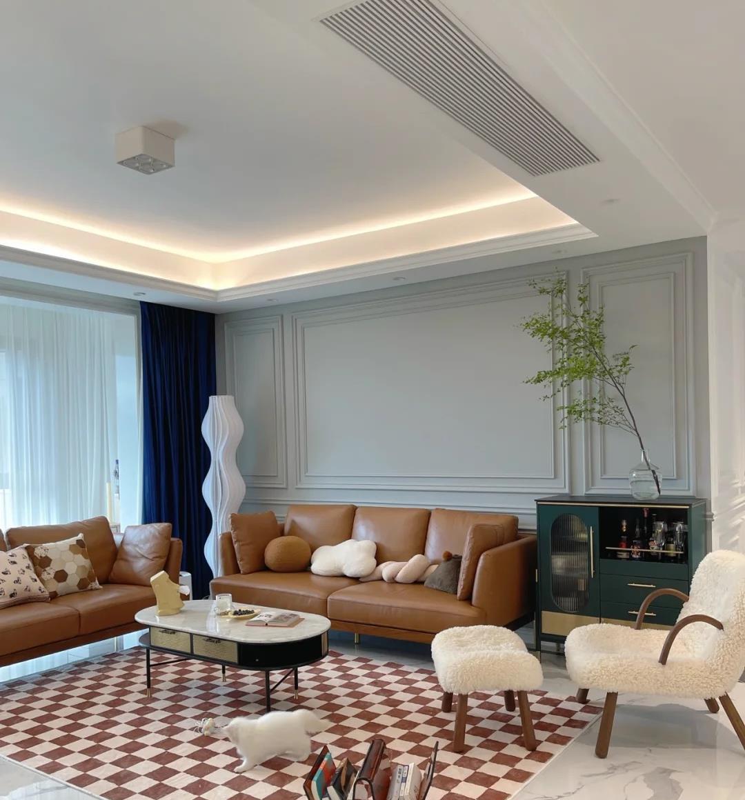 涨停|女主是深度电影爱好者,将自家打造成私人电影院,沦为了宅女