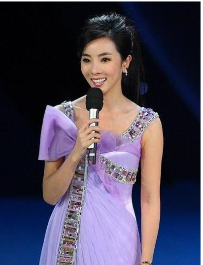 刘敏涛|她本是央视当红主持人，连生两子错失“一姐”称号，却直言不后悔