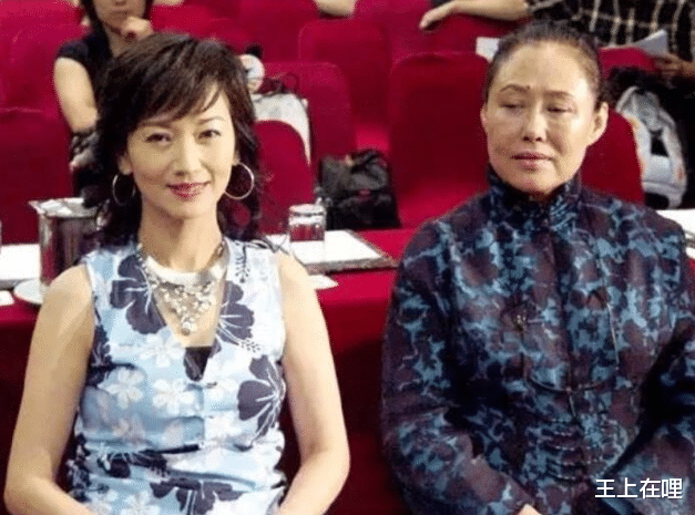 潘迎紫|71岁潘迎紫遇上70岁斯琴高娃，大概就是自然老去跟整容过度的差距
