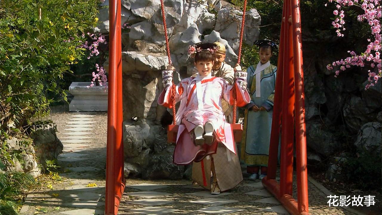 花影故事|十年后重温《甄嬛传》发现：男人爱你时，做“傻事”也乐在其中