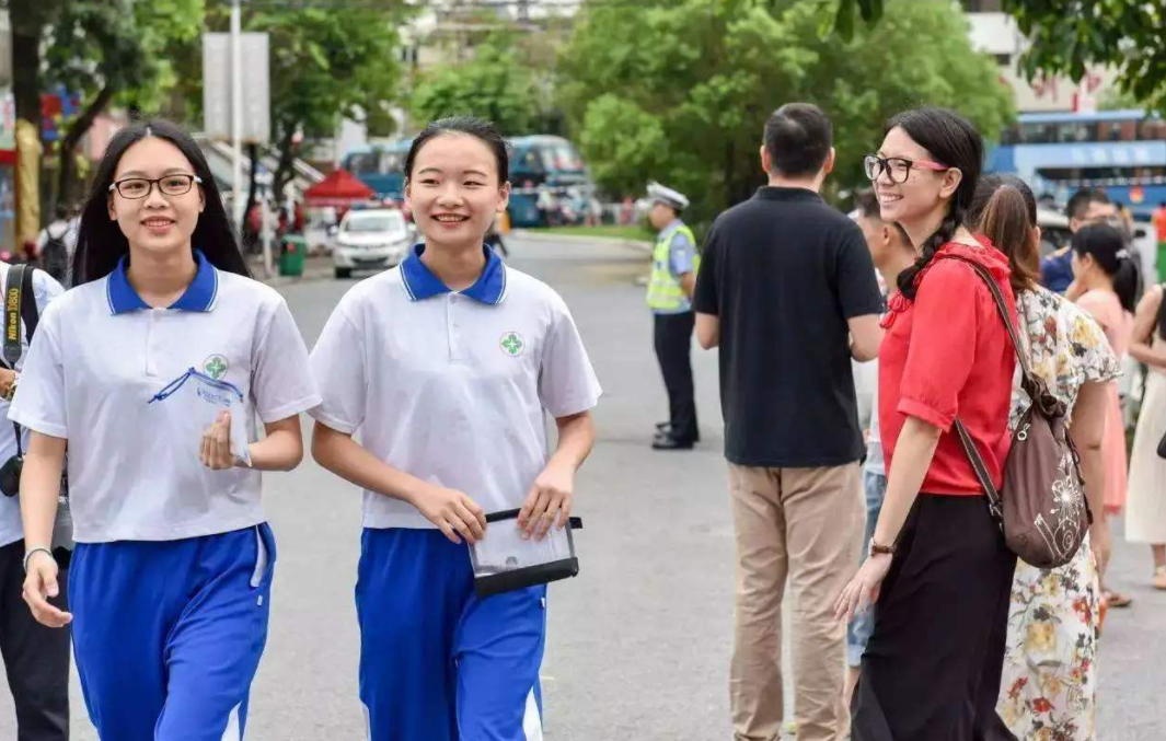 惠若琪|文科生和理科生差距明显，谁更有“钱”途，听听毕业生怎么说