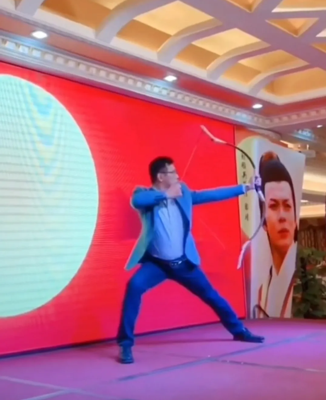 王力宏|相恋40年妻子患癌去世，黄日华宣布终身不娶，他做到了吗？