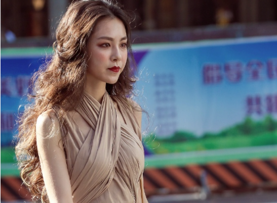 自拍|“去兄弟家让我脱鞋进门，结果脚底黑了! ”朋友家里有矿啊？哈哈哈