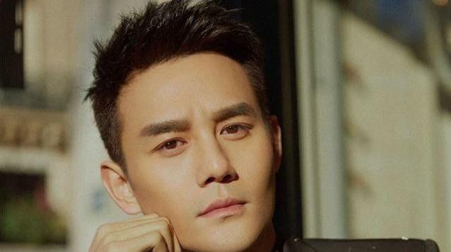 二师姐的花事心情 自己在剧中打酱油，却捧红了王凯和靳东，王凯曾当众跪地谢恩