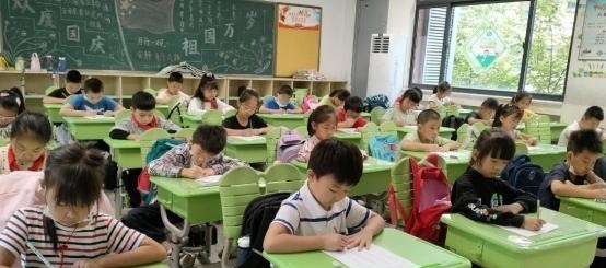 梓琪育儿说|数学成绩好的学生,大多有3个特征,学渣学不来,老师也认同