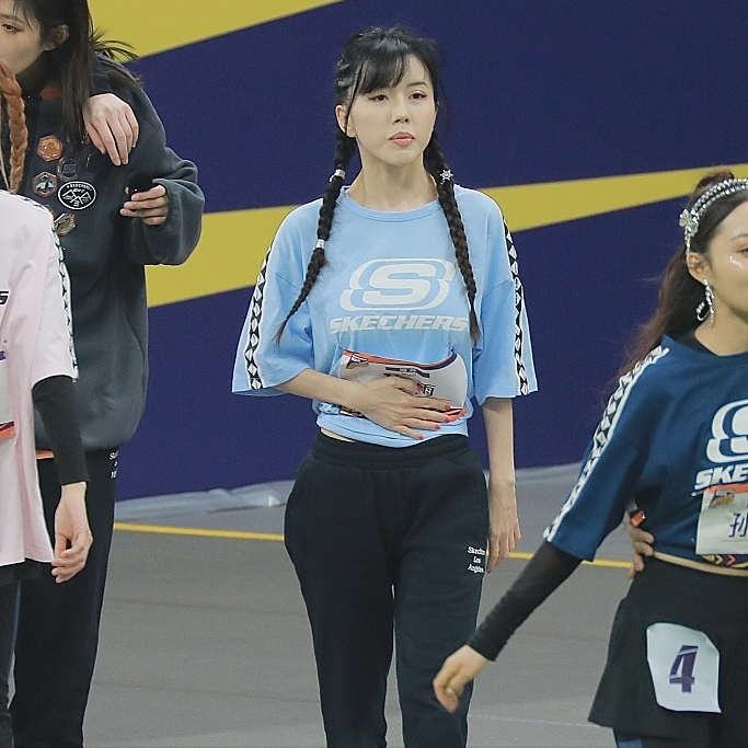 王力宏|王力宏可疑出轨对象：BY2孙雨傻不傻，自行报警曝光后，参加综艺一脸疲态