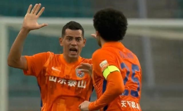 憨爸爸育儿|费莱尼错过梅开二度，刘彬彬助攻郭田雨破门，泰山队2-0嵩山队