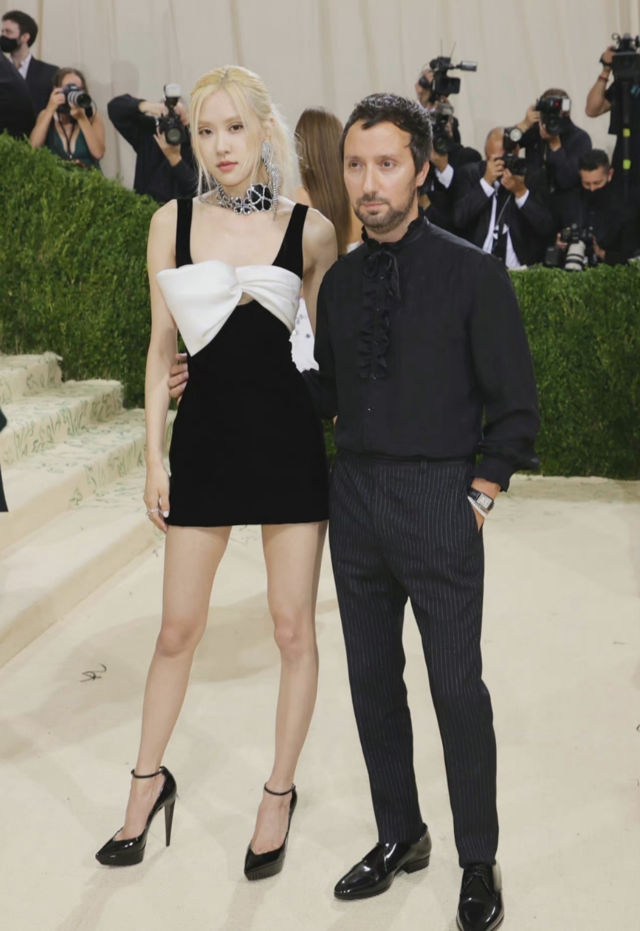 可彡个人形象管家|朴彩英亮相Met Gala红毯，你可以驾驭百变造型吗？