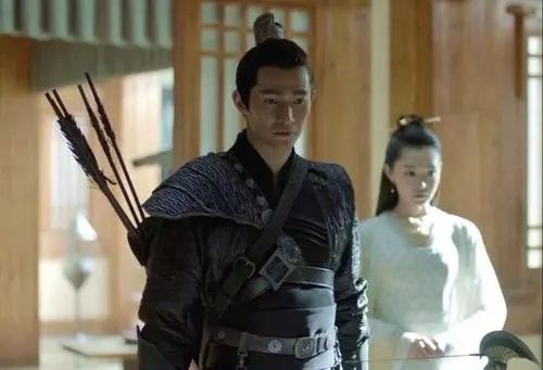 高伟光|何泓姗新剧官宣，挑战“双面人”大女主，这次找对了合适的角色？