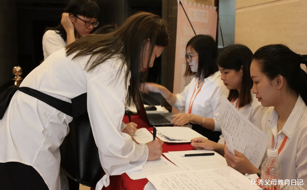 高校|双一流大学博士生应聘，却被11所高校拒绝，原因令人深思