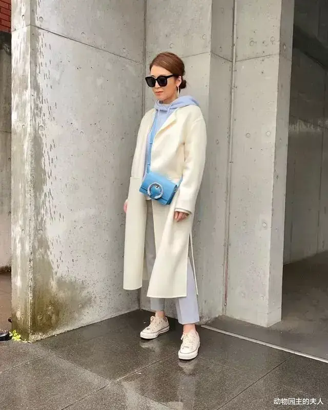 动物园主的夫人 冬季针织衫怎么穿好看又省钱 看看这位博主的简约搭配法会给你灵感