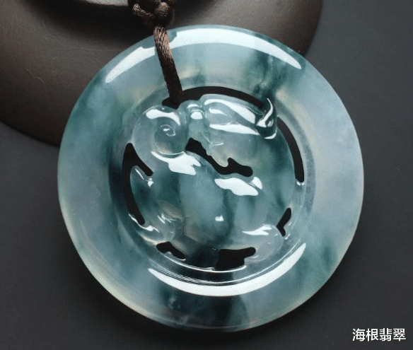 文玩|谁说女性只能戴珠宝？这些文玩佩戴把玩起来，同样可以又酷又飒！