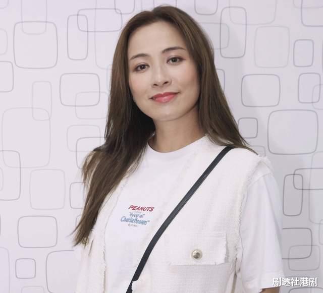 香港小姐|46岁前港姐现身内地捞金，被老板揩油似调情，网友直呼：赚钱不易