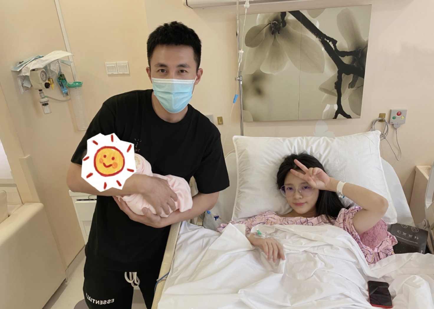 王灿|王灿首晒全家福，发长文回忆生产经历，列举细节力证杜淳是好丈夫