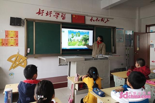 中国山东网 莱州市文泉学校小学部三年级开展“红领巾植绿护绿”志愿综合实践活动