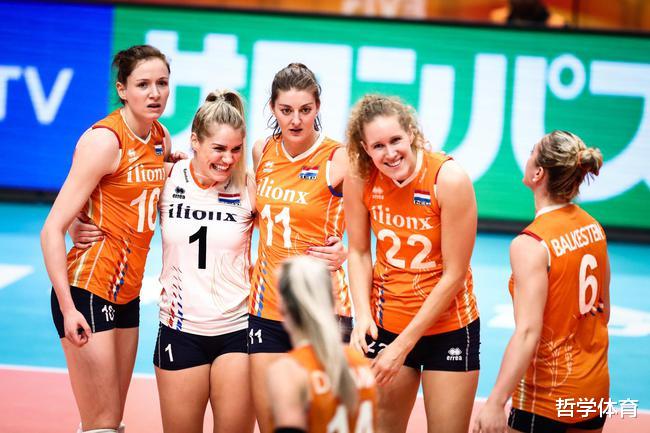 荷兰女排|中国女排今晚精锐尽出！对阵荷兰队不会留力，双方之间有1个故事