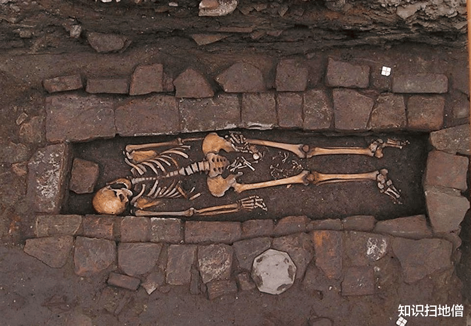 死人真能产子?死后10天在坟墓里生孩子的女人