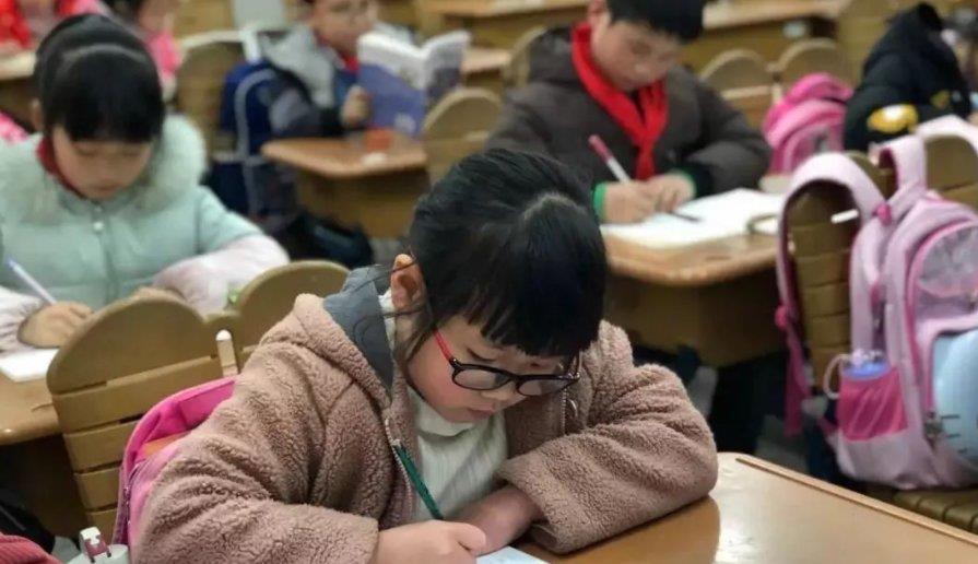 高秀花说育儿|课后延时服务“升级”,初中生“晚自习”回来了,还是减负吗