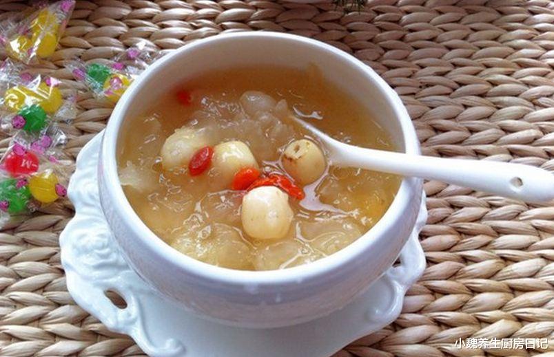 银耳|它是穷人的“燕窝”，每天煮一锅，热乎乎端上桌，补血养血，补气又暖胃！